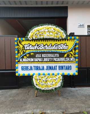 Papan Bunga Duka di Ngebel